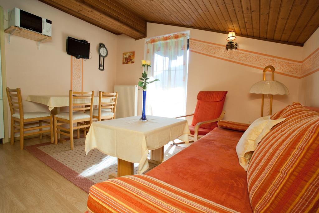 סנט מרטין אם טננגבריגה Familiengaestehaus Ingrid חדר תמונה